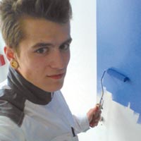 Vitolds fait une formation de peintre en bâtiment
